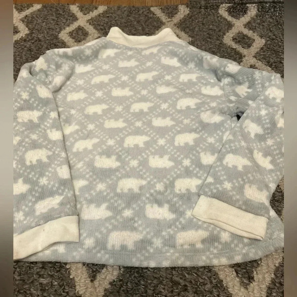 Bearpaw Pullover - Picture 3 of 3